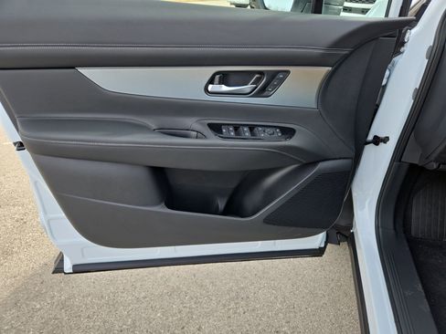 New 2026 Nissan Murano SL image 11