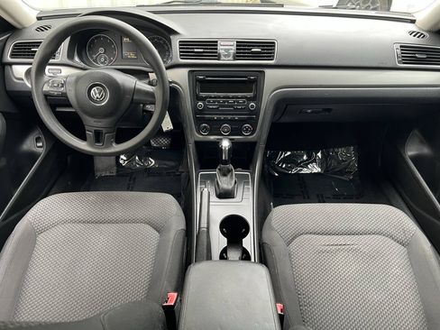 Used 2013 Volkswagen Passat 2.5 S FWD image 12