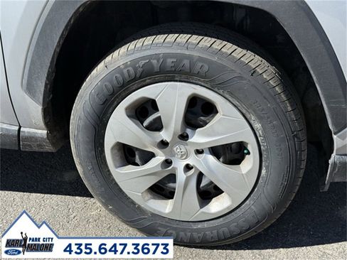 Used 2023 Toyota RAV4 LE image 9
