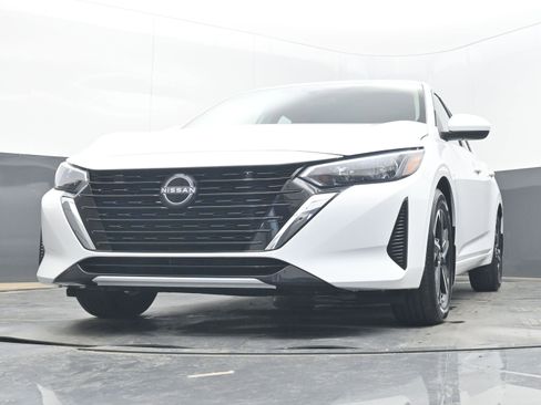 Used 2025 Nissan Sentra SV w/ All-Weather Package image 23