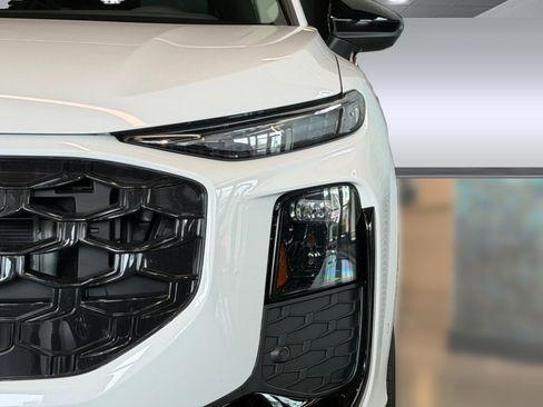 New 2026 Audi Q3 quattro 2.0T AWD/4WD image 9