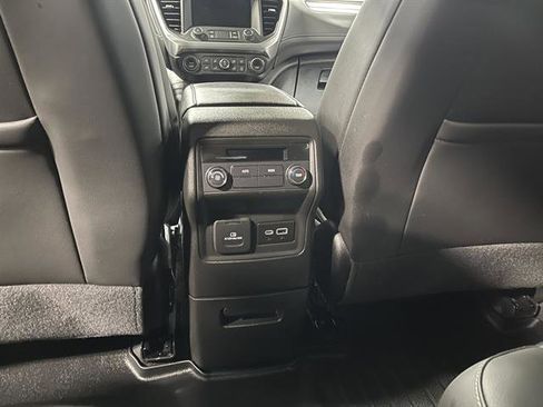 Certified 2023 GMC Acadia SLT image 22