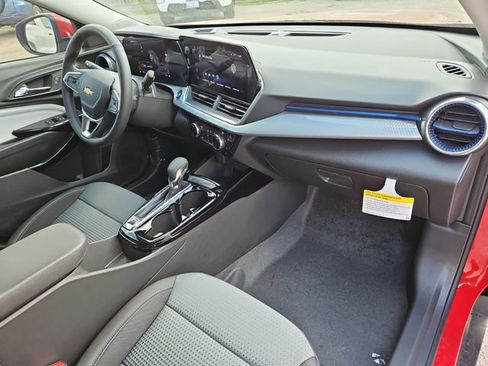 New 2026 Chevrolet Trax LT w/ Driver Confidence Package FWD image 28