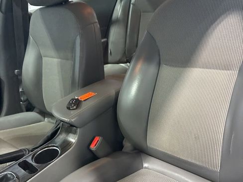 Used 2014 Chevrolet Malibu LT w/ Power Convenience Package image 10