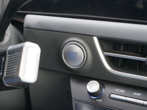 Used 2025 Hyundai Sonata SEL FWD image 23
