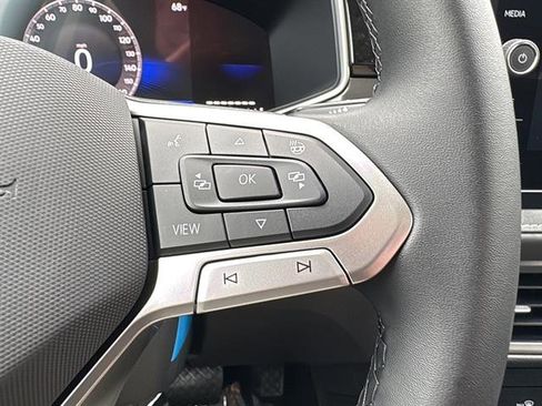 New 2026 Volkswagen Taos SE image 17