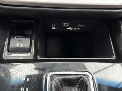 Used 2020 Subaru Legacy Premium image 31