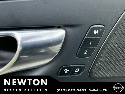 Used 2023 Volvo XC60 B5 Ultimate AWD/4WD image 5