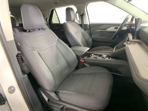 Used 2025 Ford Explorer Active image 27