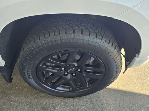 Used 2023 Chevrolet Silverado 1500 RST w/ Z71 Off-Road Package image 30