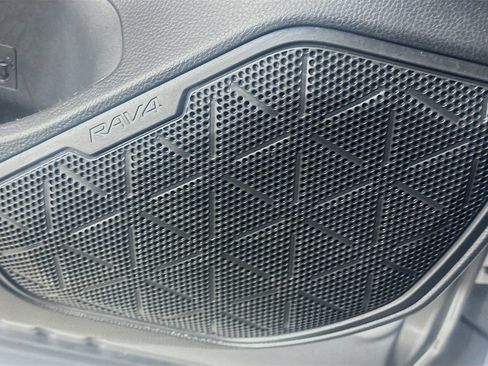Certified 2025 Toyota RAV4 XLE FWD image 19