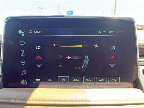Used 2024 Chevrolet Tahoe Premier AWD/4WD image 27