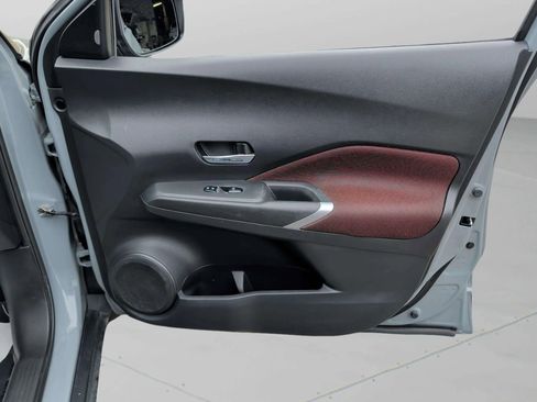 Used 2021 Nissan Kicks SR FWD image 17