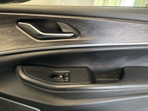 Used 2022 Jeep Grand Cherokee L Limited w/ Luxury Tech Group II image 56