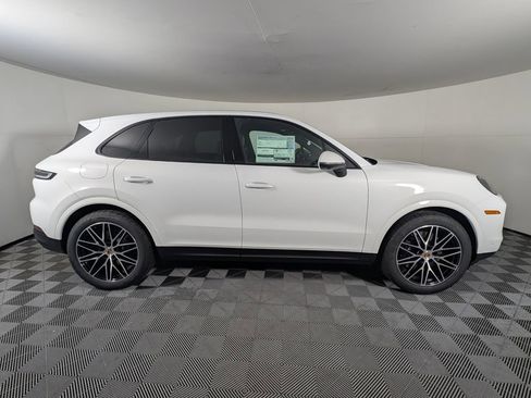 New 2026 Porsche Cayenne image 8
