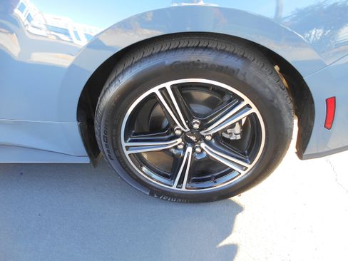 Used 2025 Ford Mustang Premium image 10