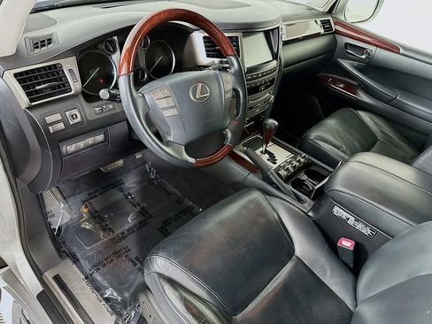 Used 2014 Lexus LX 570 4WD w/ Luxury Package image 9