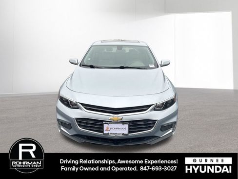 Used 2017 Chevrolet Malibu LT w/ Leather Package image 3