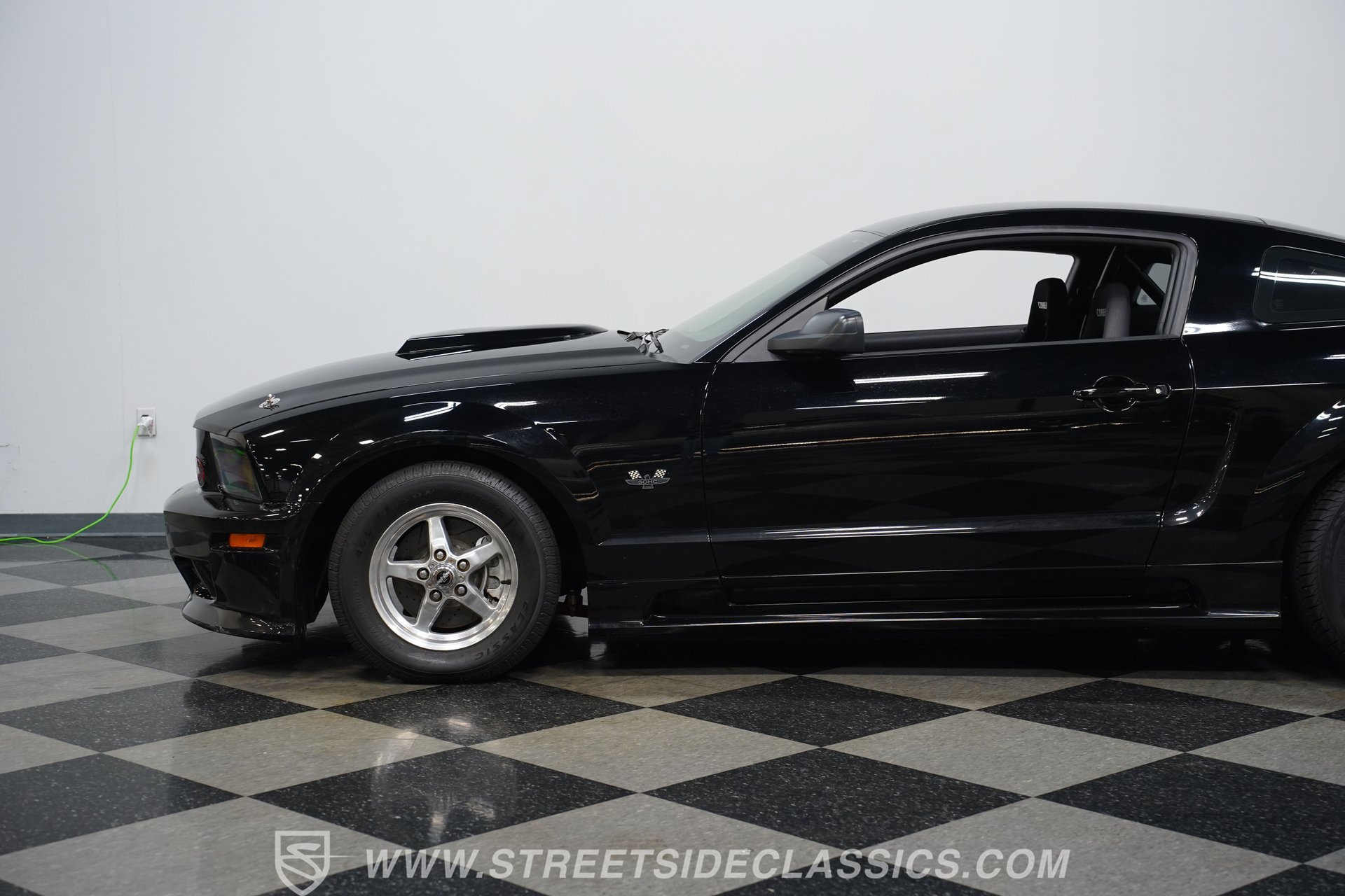 Used 2006 Ford Mustang GT RWD image 22