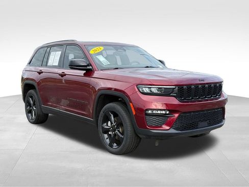 Used 2023 Jeep Grand Cherokee Limited w/ Black Appearance Package RWD image 31