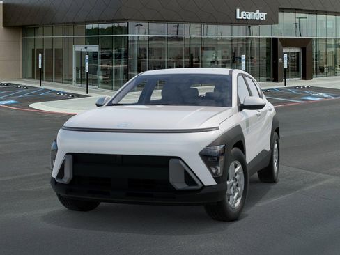 New 2026 Hyundai Kona SE image 6