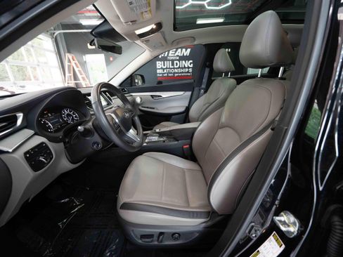 Used 2023 INFINITI QX50 Sensory w/ Cargo Package AWD/4WD image 9