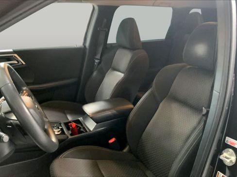 Used 2023 Mitsubishi Outlander ES FWD image 15
