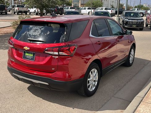 Used 2024 Chevrolet Equinox LT FWD image 8