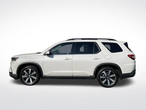 Used 2025 Honda Pilot Touring image 2