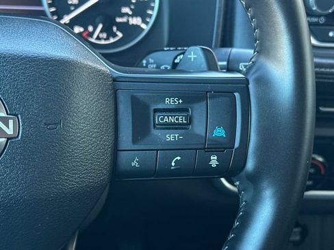 Used 2025 Nissan Rogue SV AWD/4WD image 28
