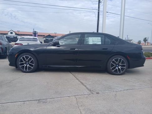 New 2025 BMW i7 xDrive60 image 6