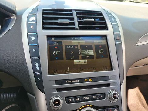 Used 2018 Lincoln MKZ Premiere FWD image 25