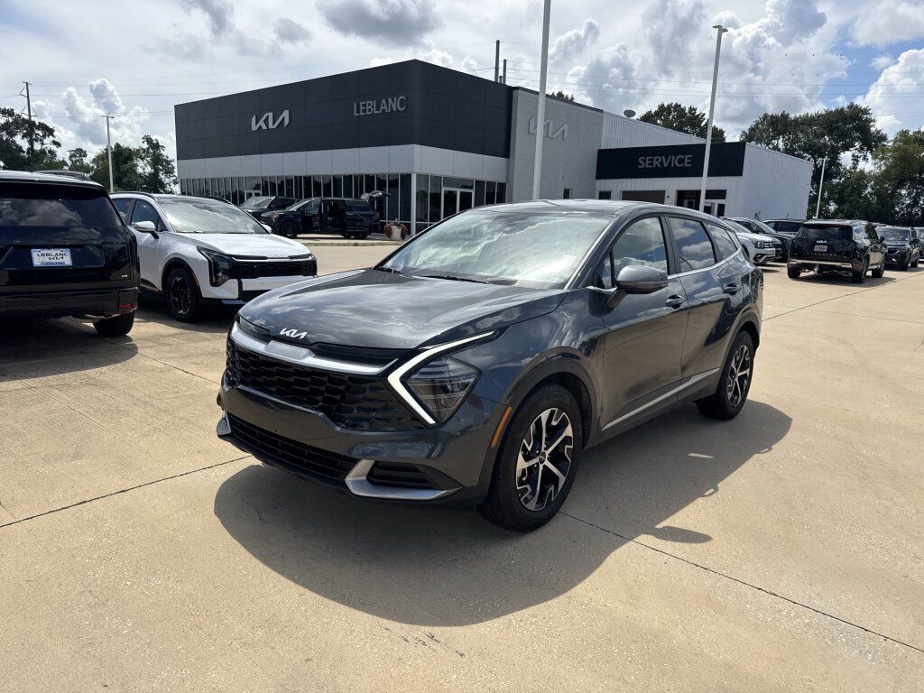 Certified 2024 Kia Sportage EX FWD image 2