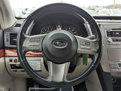 Used 2011 Subaru Outback 2.5i Limited w/ PWR Moonroof Pkg image 18