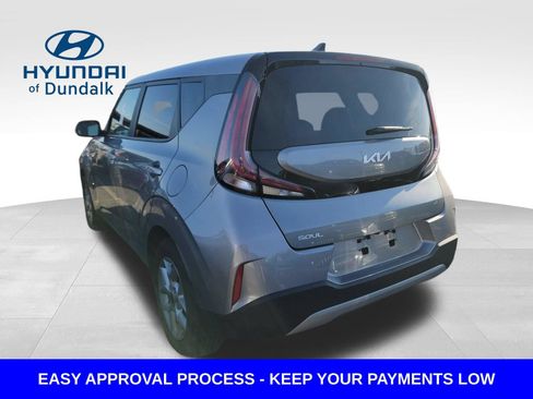 Used 2024 Kia Soul LX w/ Option Group 015 FWD image 2