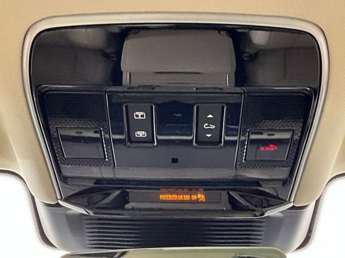 Certified 2024 Land Rover Range Rover Long Wheelbase SE image 13