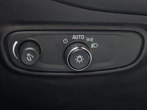 Used 2021 Chevrolet Equinox LT AWD/4WD image 19