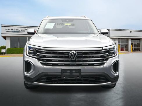 Used 2025 Volkswagen Atlas SEL AWD/4WD image 8