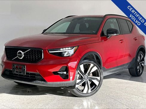 Used 2023 Volvo XC40 B5 Ultimate w/ Protection Package Premier image 16