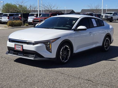 Used 2025 Kia K4 EX image 37