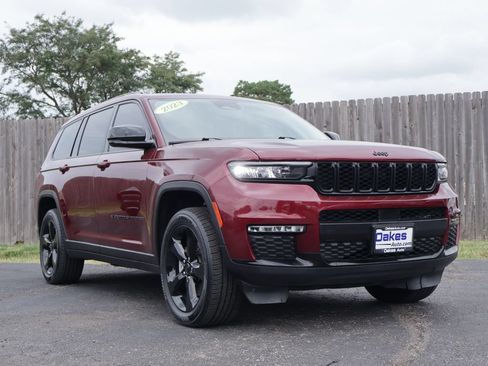 Used 2023 Jeep Grand Cherokee L Limited w/ Black Appearance Package AWD/4WD image 1