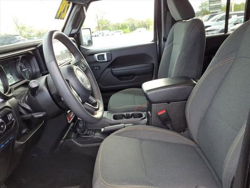 Used 2024 Jeep Wrangler Unlimited AWD/4WD image 8