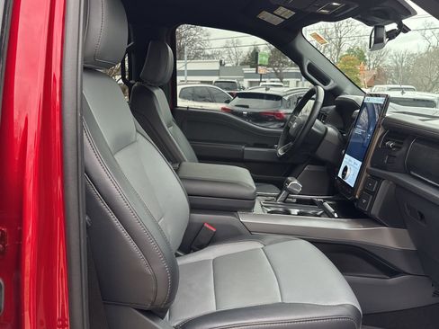 Used 2023 Ford F150 Lightning Lariat image 30