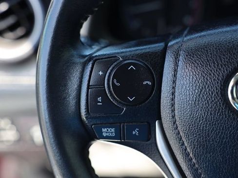 Used 2018 Toyota RAV4 XLE AWD/4WD image 19