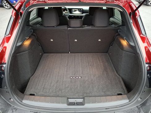 Used 2025 Nissan Kicks SV w/ Charging Package image 30