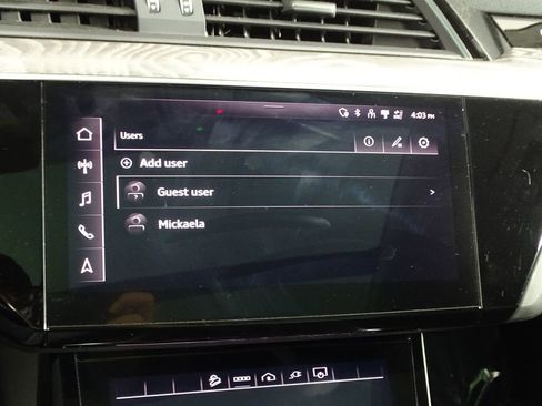 Used 2021 Audi e-tron Premium Plus image 34