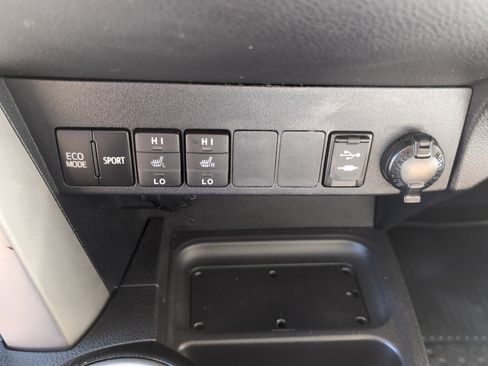 Used 2018 Toyota RAV4 Limited w/ Advanced Technology Package image 39