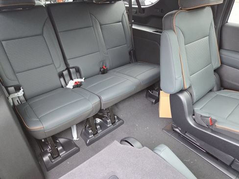 New 2026 GMC Yukon XL AT4 w/ AT4 Premium Plus Package AWD/4WD image 29