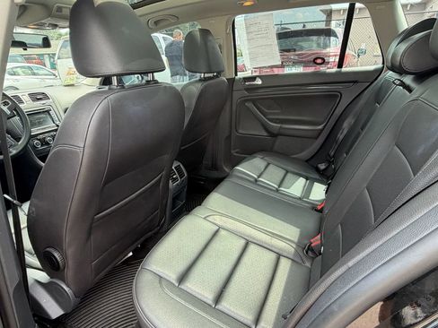 Used 2013 Volkswagen Jetta SE FWD image 9