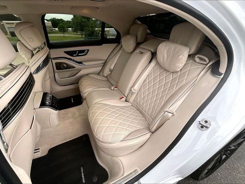 Used 2025 Mercedes-Benz S 580 4MATIC Sedan image 24